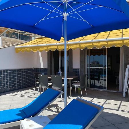 Billy'S Beachfront Apartment With Pool Access Puerto De Mogan Luaran gambar