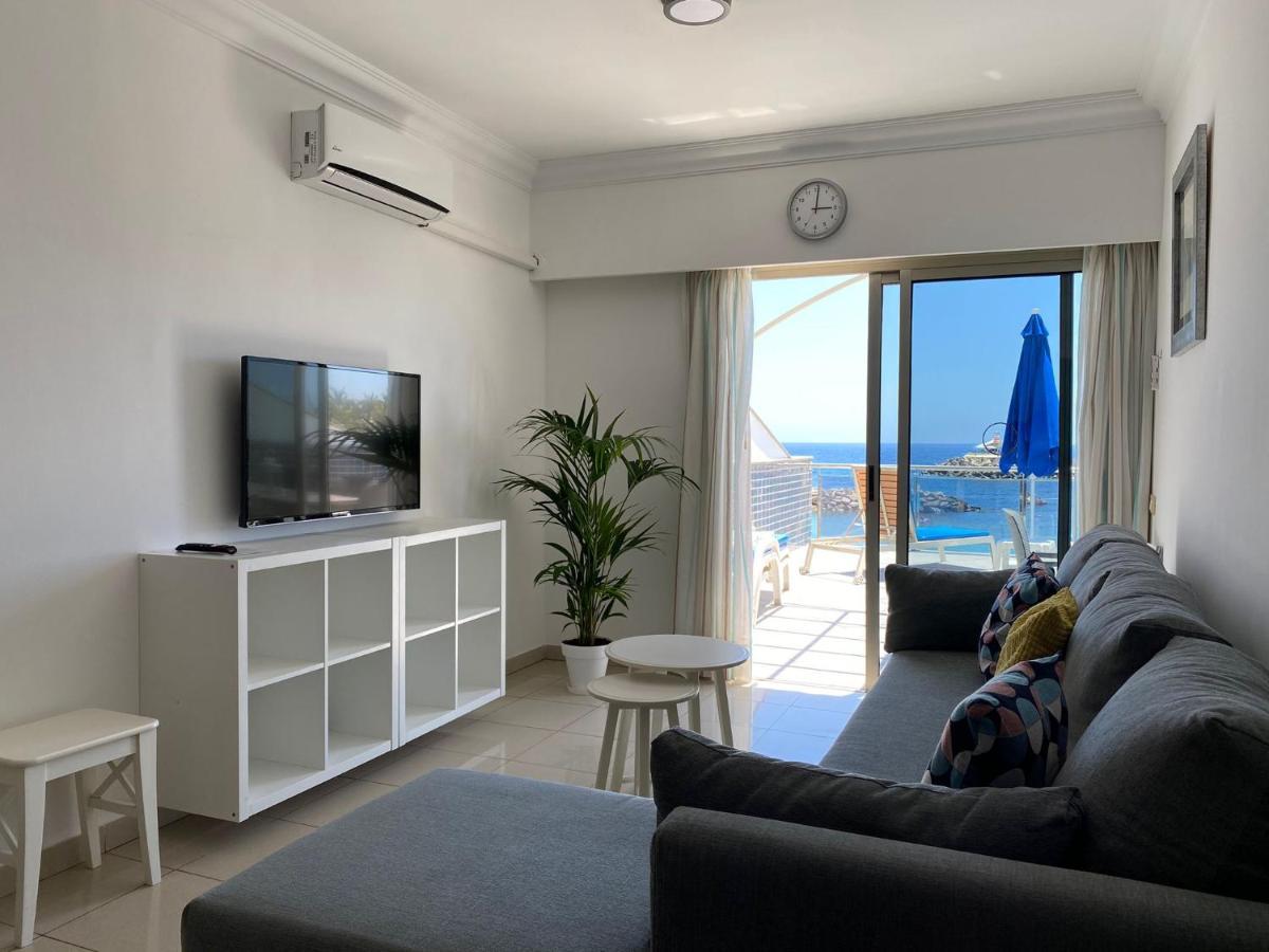 Billy'S Beachfront Apartment With Pool Access Puerto De Mogan Luaran gambar