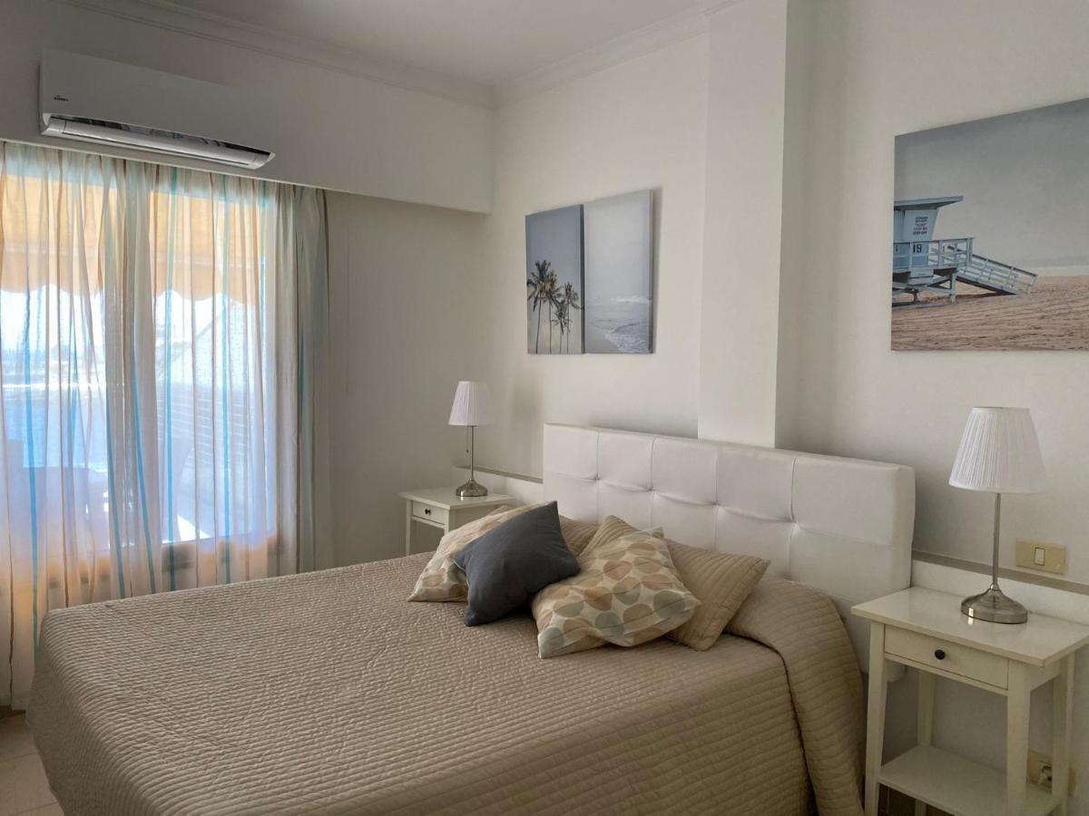 Billy'S Beachfront Apartment With Pool Access Puerto De Mogan Luaran gambar